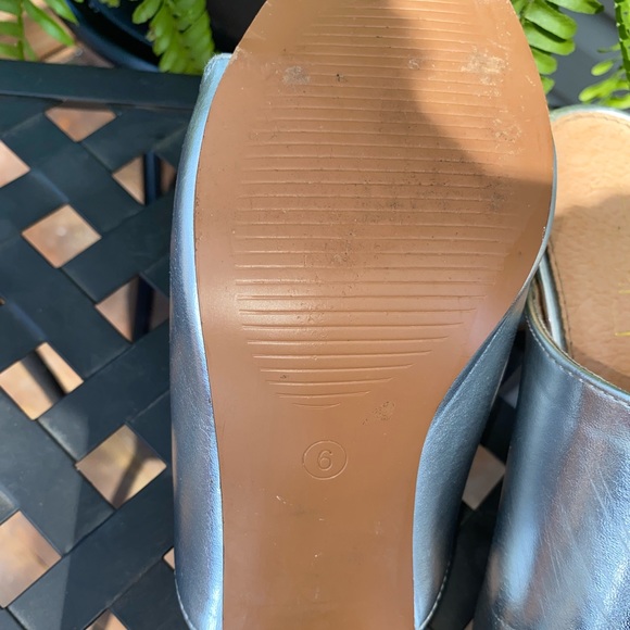 Ladies Silver slip-on shoes size 6 with 3” chunk heel. - Picture 6 of 7